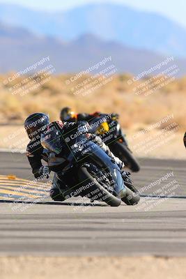 media/Jan-10-2025-CVMA Friday Practice (Fri) [[489e0da257]]/Group 4 and Trackday/Session 4 (Turn 16)/